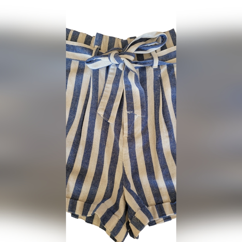 Only High Rise Shorts - Picture 5 of 8
